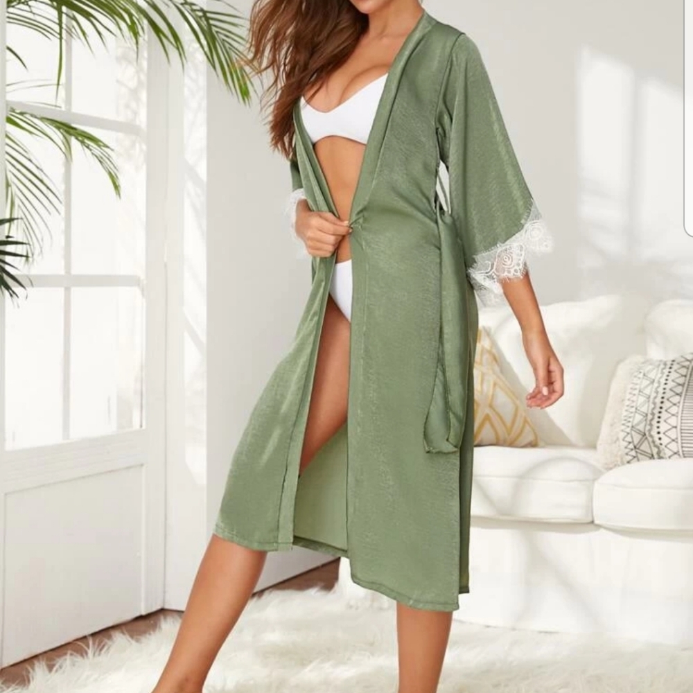 ROMWE Lace panel self tie night robe. M/green. Like new.